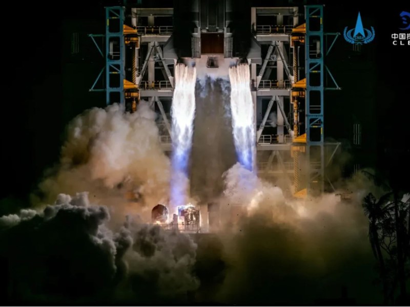 A Long March 5 launches the Chang'e-5 lunar sample return mission Nov. 23, 2020.